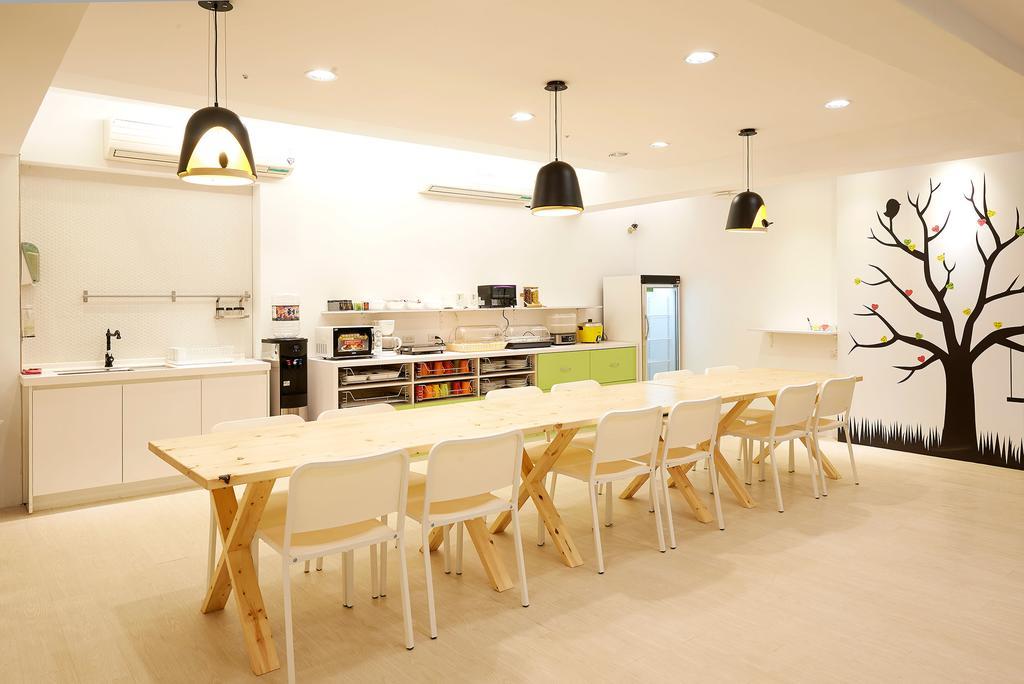 Ease Single Inn Taichung Exterior photo