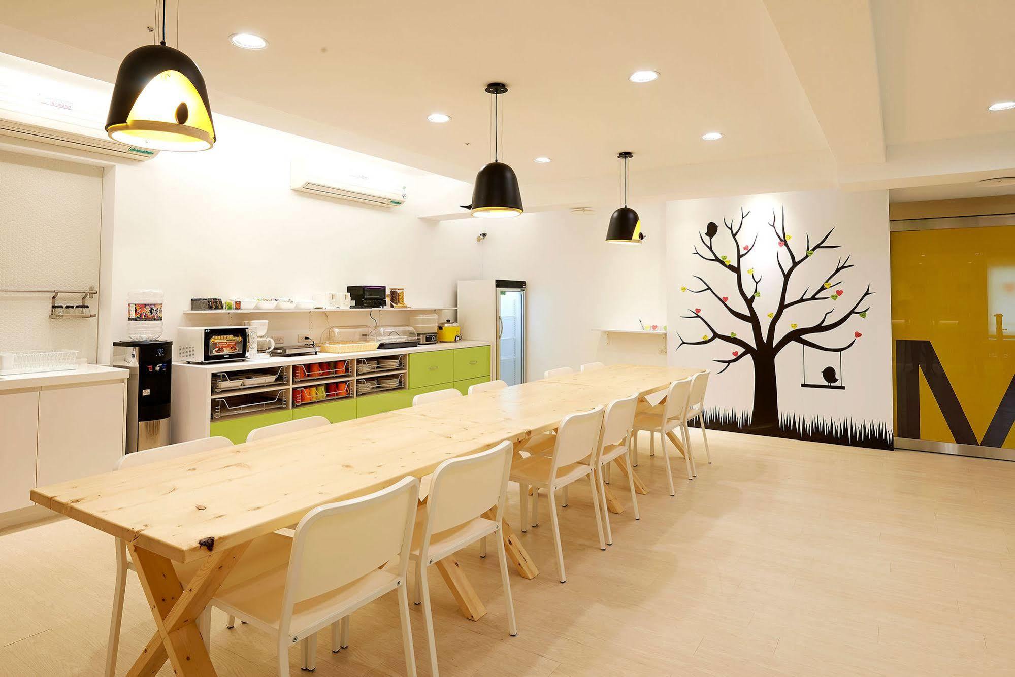 Ease Single Inn Taichung Exterior photo