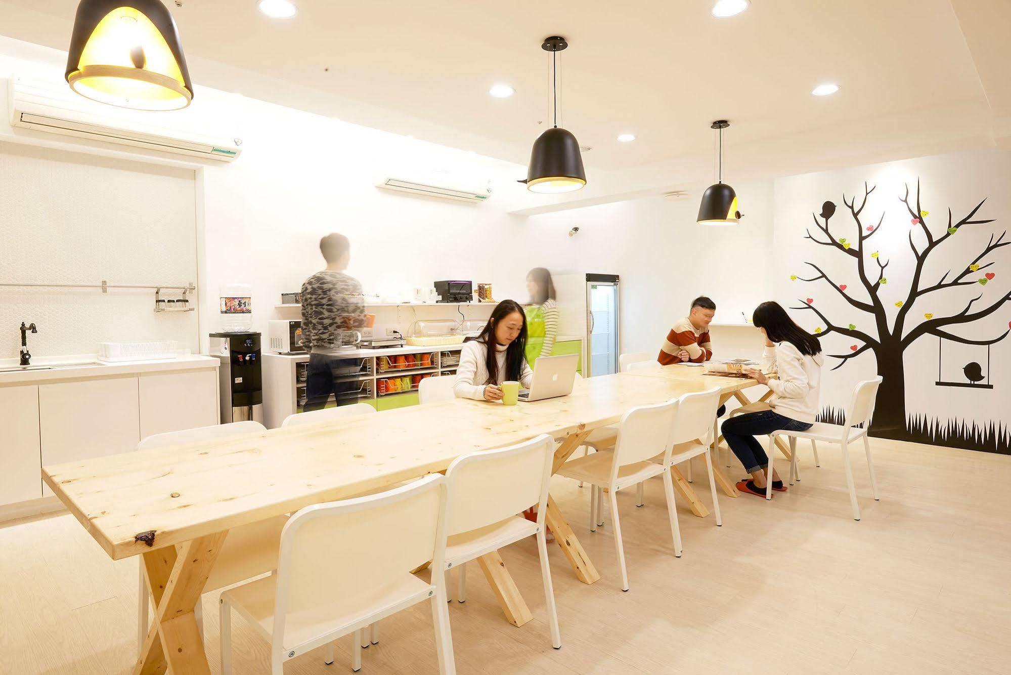 Ease Single Inn Taichung Exterior photo